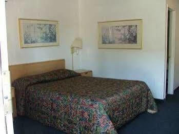 American Budget Inn And Suites-Modesto Eksteriør bilde