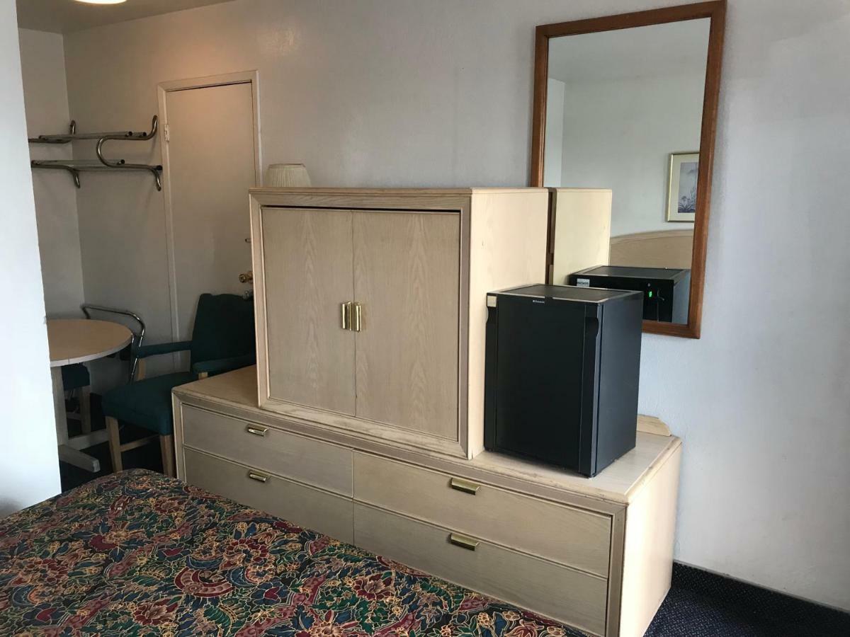 American Budget Inn And Suites-Modesto Eksteriør bilde